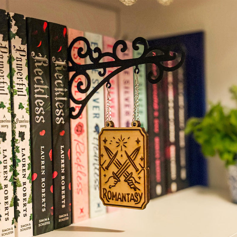 🔥2025 New Arrival 🔥Book Nook Tavern Signs – Genre Shelf Labels with Hanging Brackets