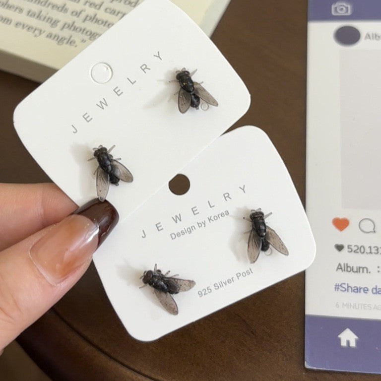 🔥2025 New Arrival 🔥Mini Personalized Simulated Black Fly Unique Earrings
